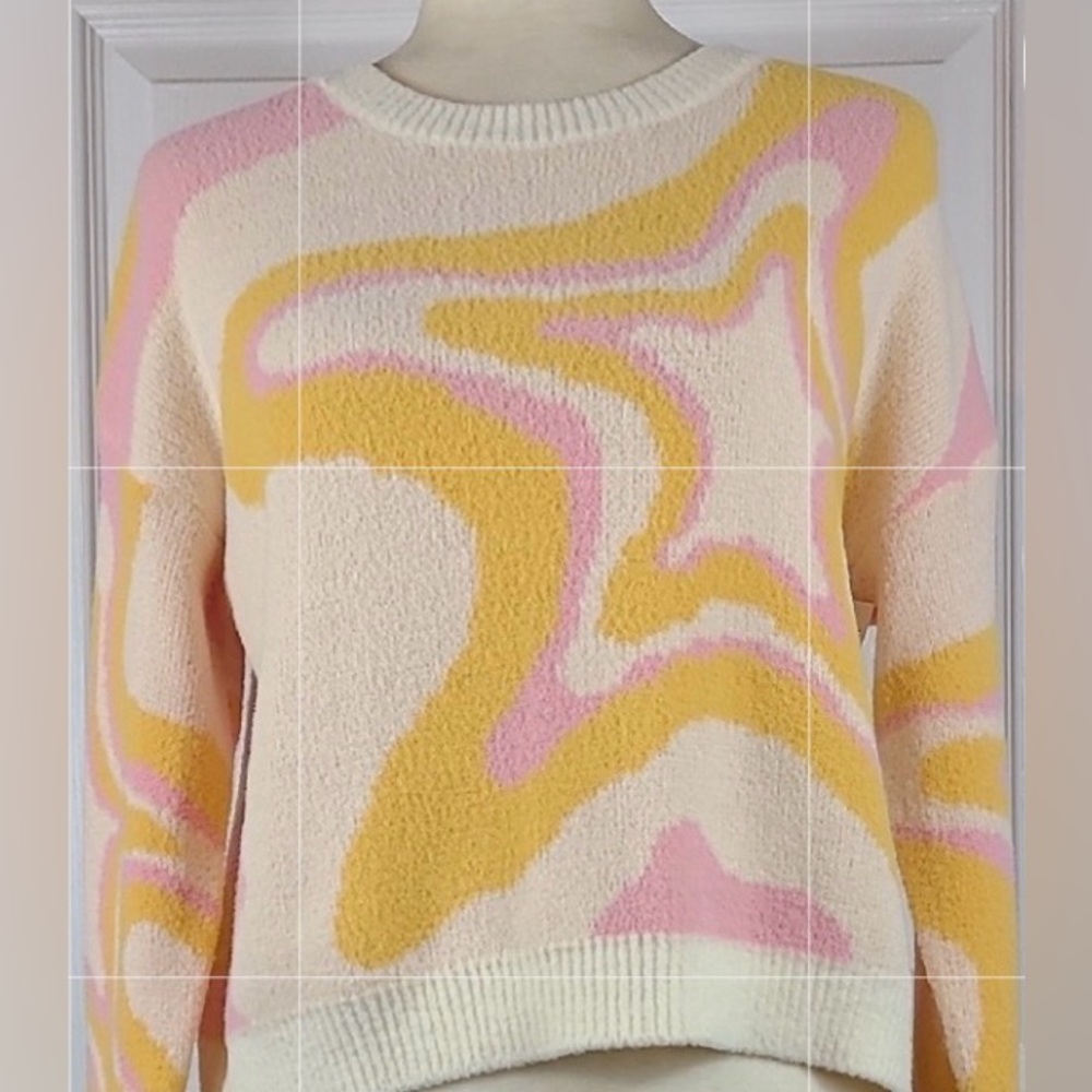 “ALTAR’D STATE” WOMEN’S CHENILLE SWEATER  SIZE M   EUC - Picture 3 of 8